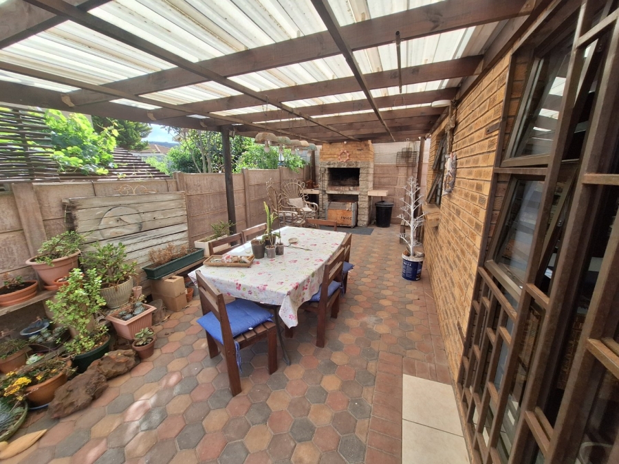 3 Bedroom Property for Sale in Hartenbos Central Western Cape